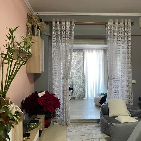 Apartmán For Rent Apartament 1+1 Komuna E Parisit Tirana
